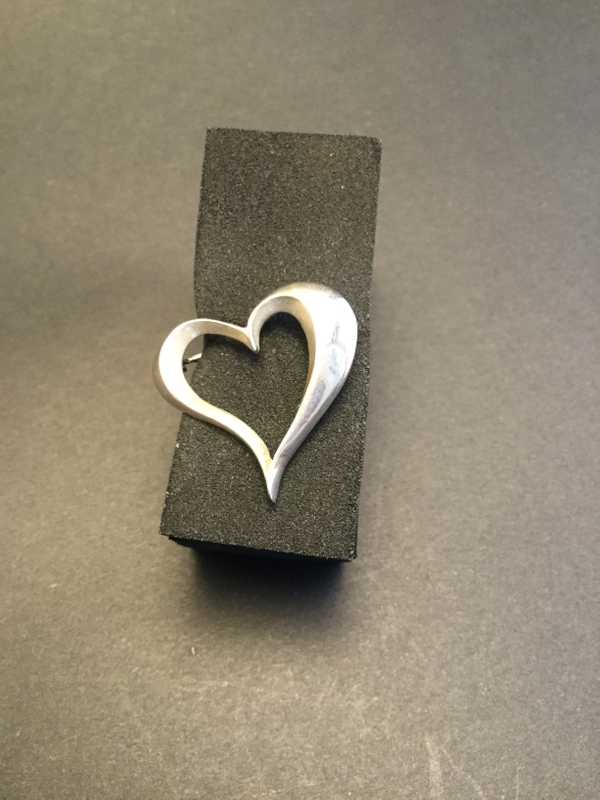 SS Cast Angled Carved Open Heart Pin