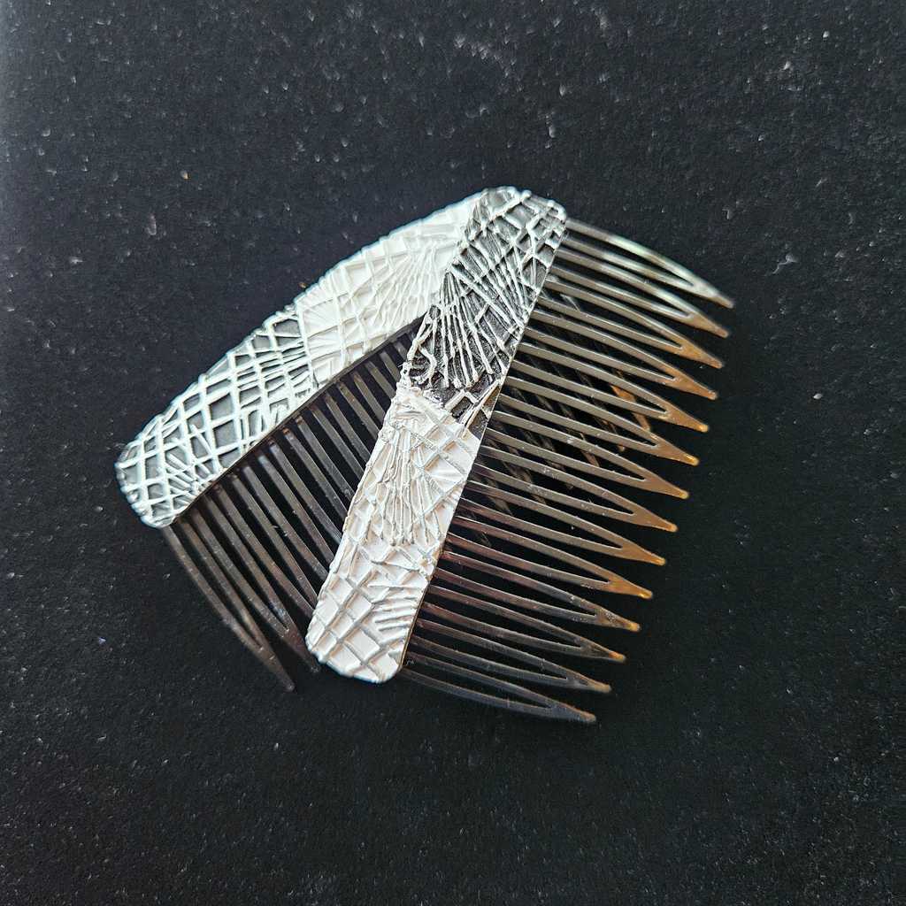 Black and White Haircombs