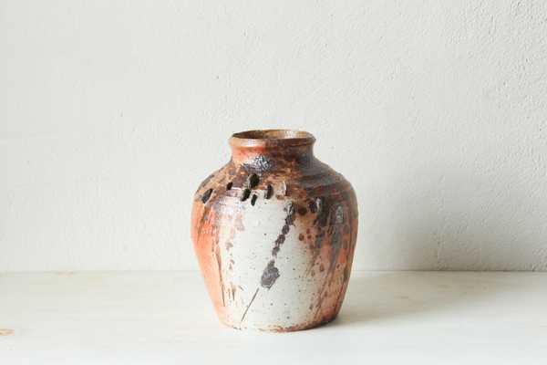 Schist Vase 02