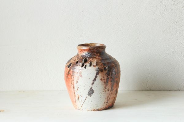 Schist Vase 02