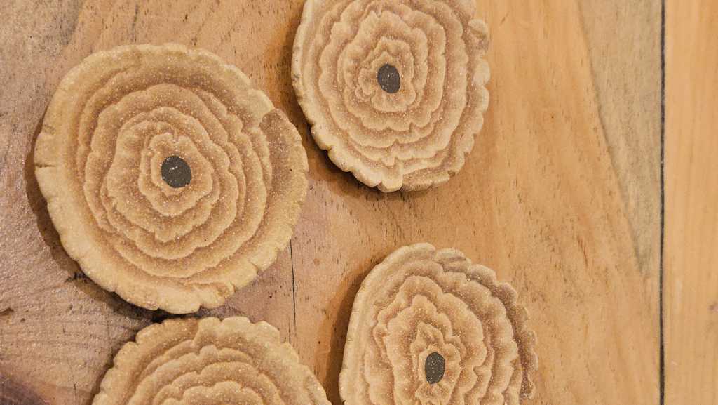 "Flower Tiny Saucers (tea bag receptacle)