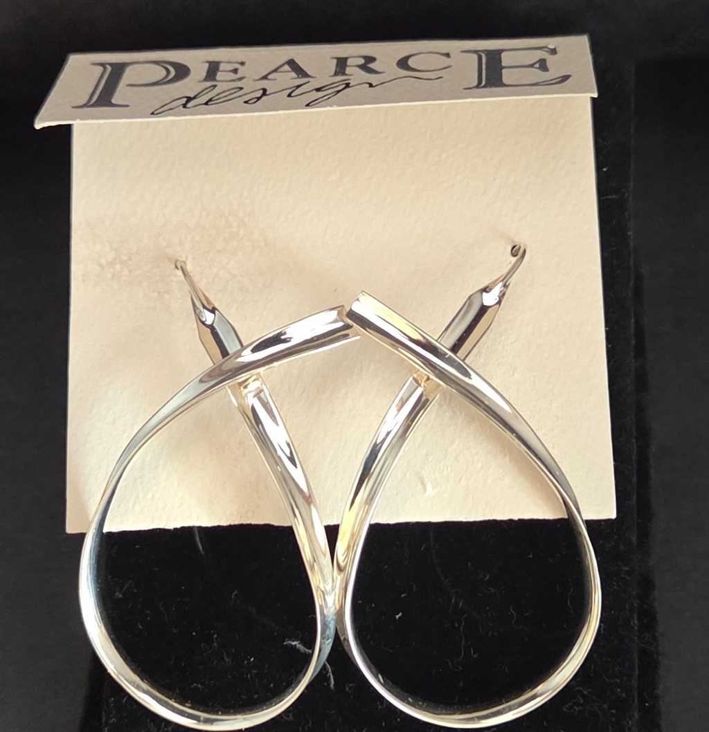 Concave Open Loop Crossover Earrings