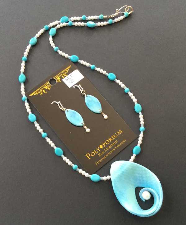 Pearls with Turquoise Pendant & Earrings Set