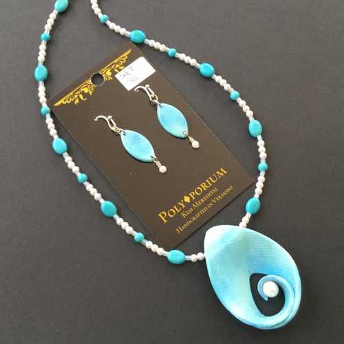 Pearls with Turquoise Pendant & Earrings Set 